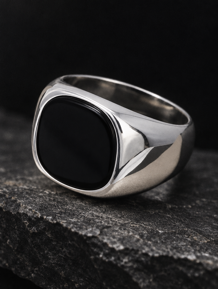 The Old Money Club - Heritage Onyx Signet Ring